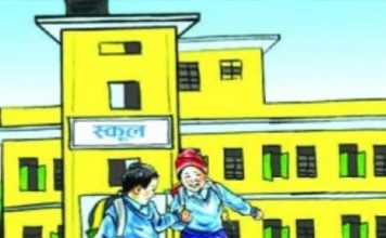 महोत्तरीको गौशालामा एक शिक्षकको भरमा विद्यालय सञ्चालन