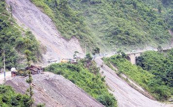 नारायणगढ–मुग्लिन सडकको मिति थप्ने तयारी, दिउँसो यातायात रोकेर गरिएको काम प्रभावकारी