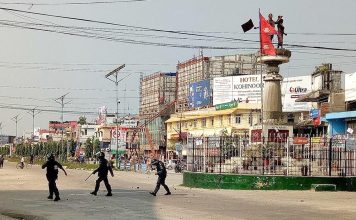 मुखियाको हत्याको विरोध गर्दै बिर्तामोड बन्द